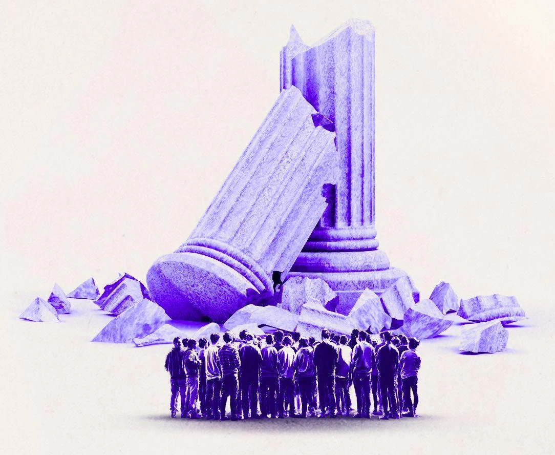 Illustration : une colonne antique brisée au-dessus d'une foule rassemblée